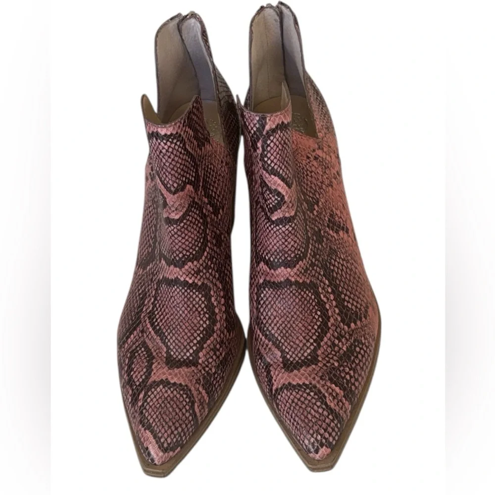 Vince Camuto brand new